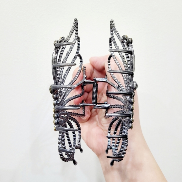 Brand New Titanium Black Butterfly Rhinestone Hair Claw Clip - Picture 5 of 8